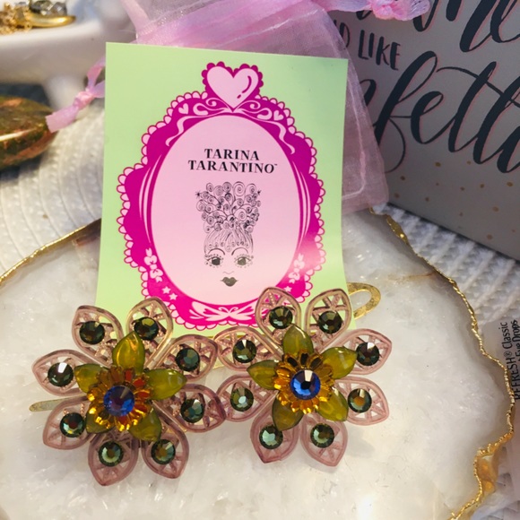 Tarina Tarantino Jewelry - Tarina Tarantino Filigree Flower Earrings🌸